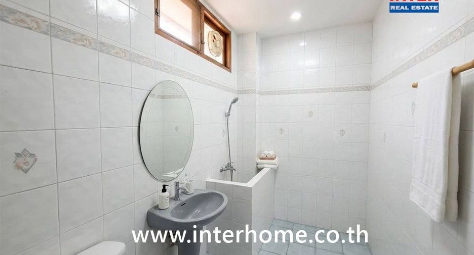 For sale 6 bedrooms townhouse in Bueng Kum, Bangkok