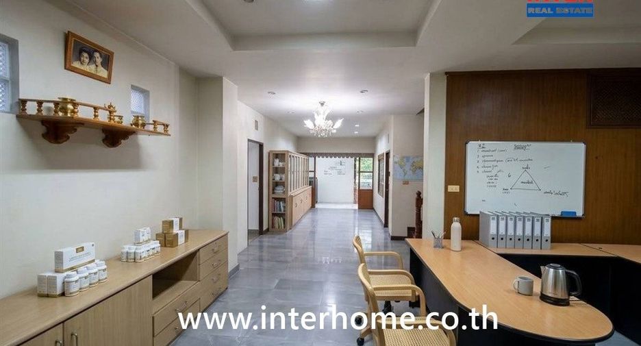 For sale 6 bedrooms townhouse in Bueng Kum, Bangkok