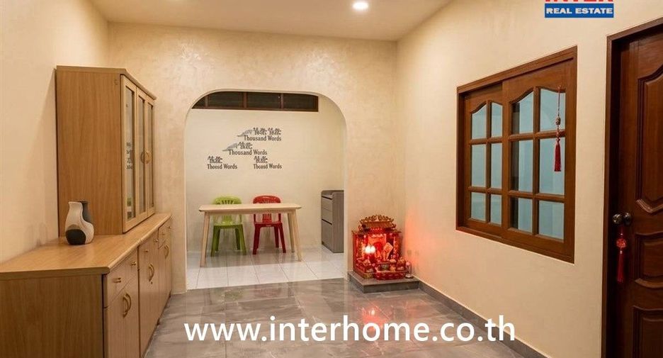 For sale 6 bedrooms townhouse in Bueng Kum, Bangkok