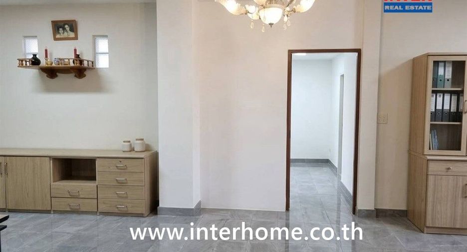 For sale 6 bedrooms townhouse in Bueng Kum, Bangkok