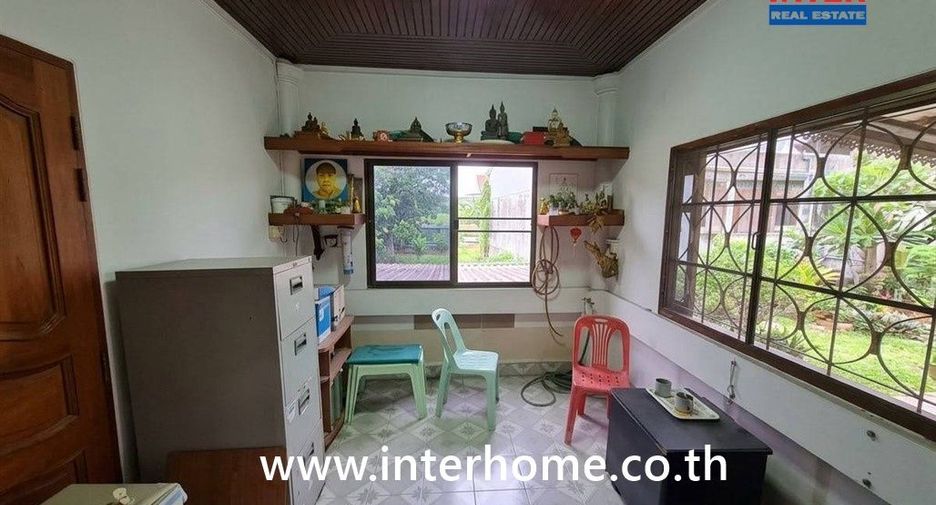 For sale 6 bedrooms townhouse in Bueng Kum, Bangkok