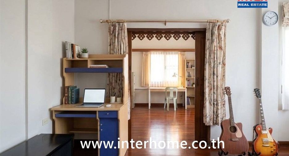 For sale 6 bedrooms townhouse in Bueng Kum, Bangkok