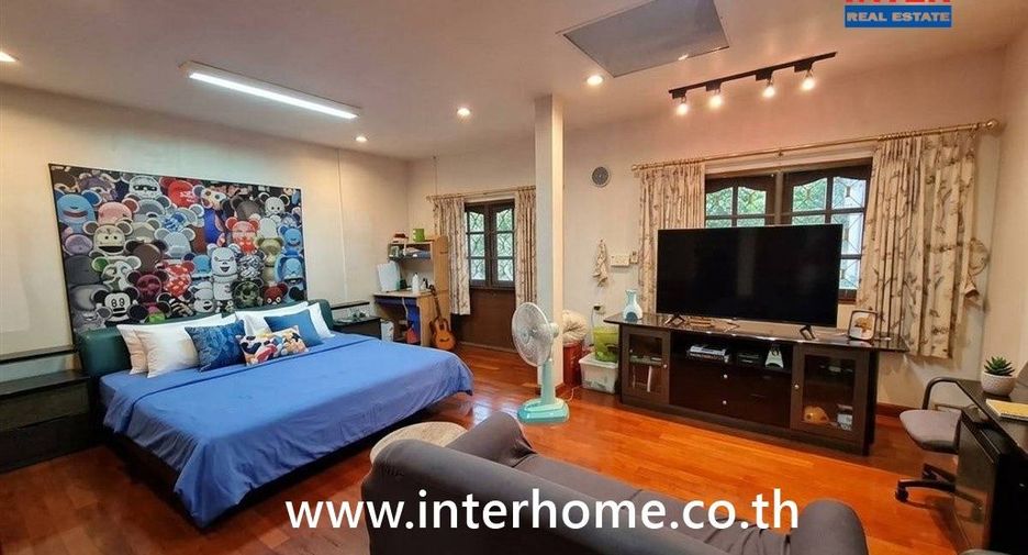 For sale 6 bedrooms townhouse in Bueng Kum, Bangkok