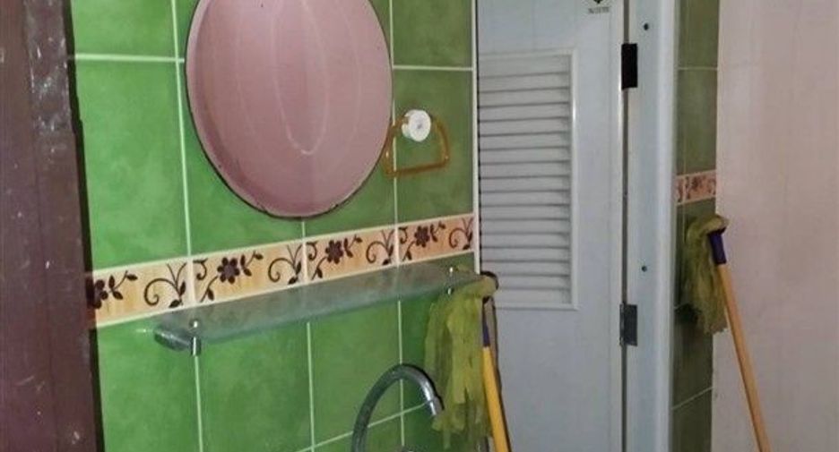 For sale 3 bedrooms retail Space in Yan Nawa, Bangkok