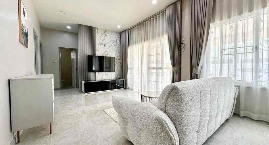 For rent 3 bedrooms villa in Bang Lamung, Chonburi