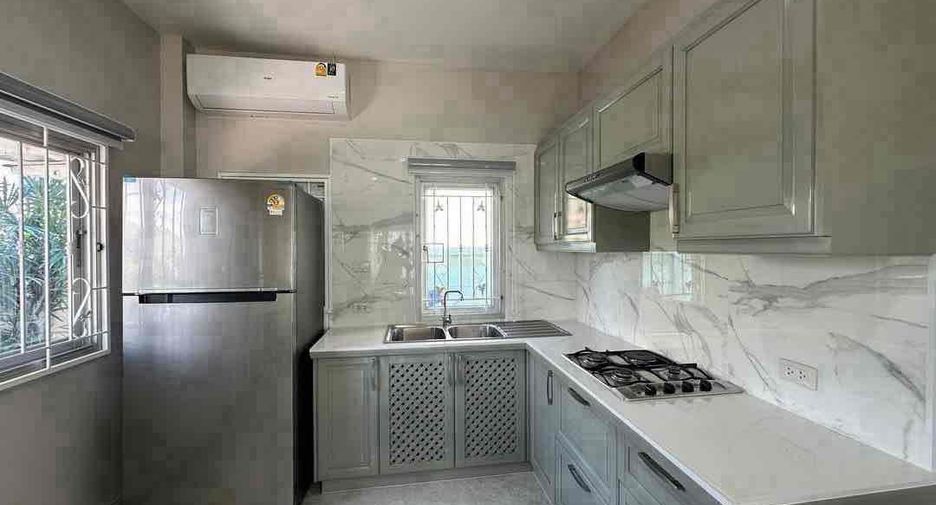 For rent 3 bedrooms villa in Bang Lamung, Chonburi