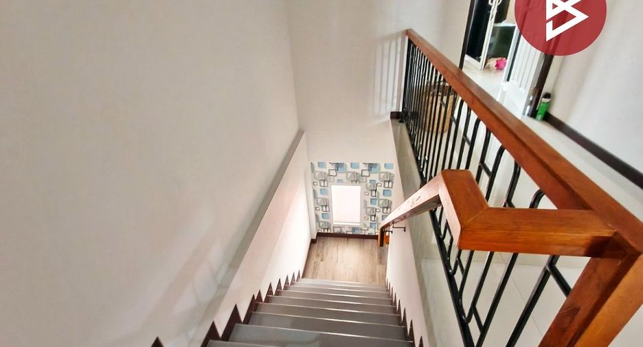 For sale 3 bedrooms townhouse in Mueang Samut Sakhon, Samut Sakhon