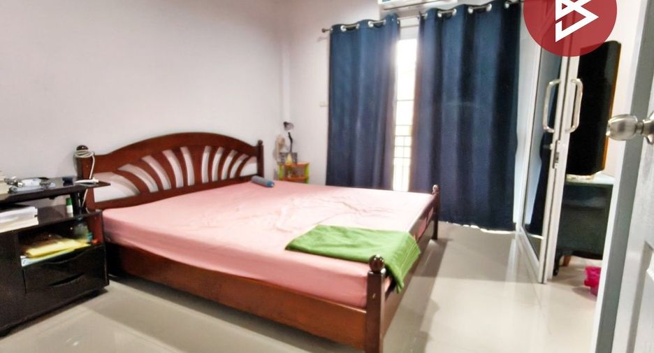 For sale 3 bedrooms townhouse in Mueang Samut Sakhon, Samut Sakhon