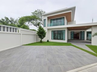 À vendre 4 chambres villa à Bang Lamung, Chonburi