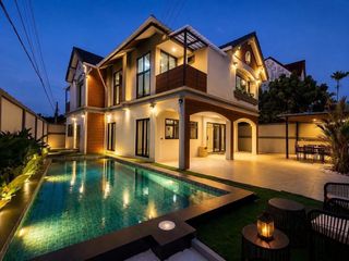 Villa zum Kauf mit 5 Zimmer in Bang Lamung, Chonburi