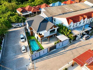 Villa zum Kauf mit 5 Zimmer in Bang Lamung, Chonburi