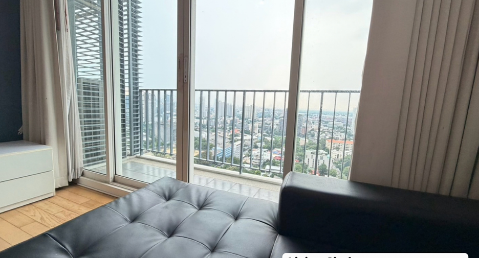 For sale 3 bedrooms condo in Khlong Toei, Bangkok