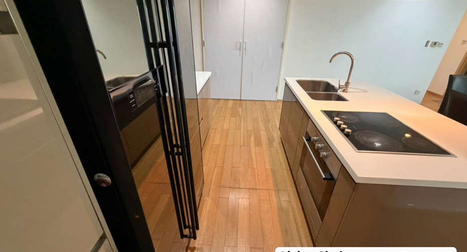 For sale 3 bedrooms condo in Khlong Toei, Bangkok