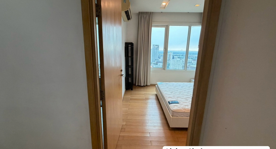 For sale 3 bedrooms condo in Khlong Toei, Bangkok