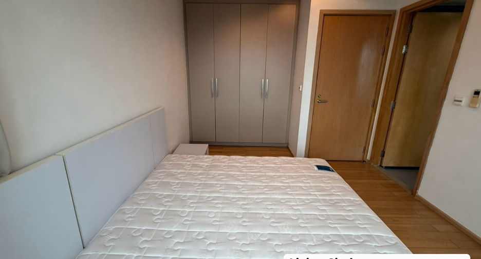 For sale 3 bedrooms condo in Khlong Toei, Bangkok