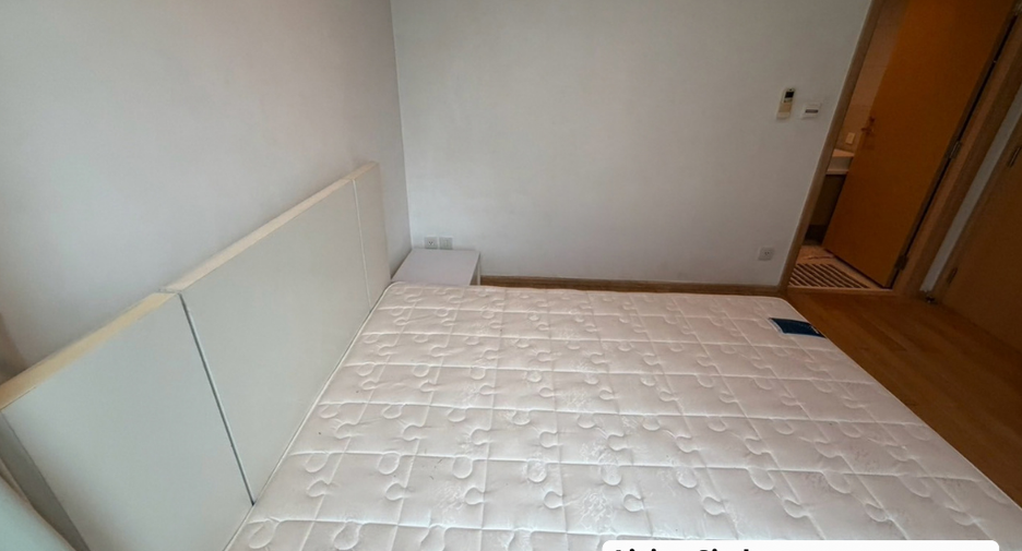 For sale 3 bedrooms condo in Khlong Toei, Bangkok