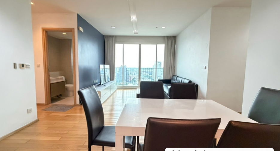 For sale 3 bedrooms condo in Khlong Toei, Bangkok