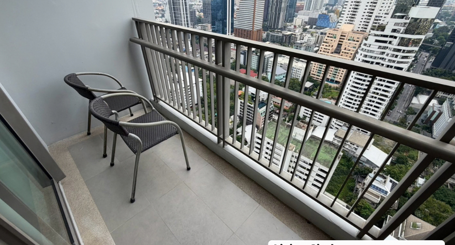 For rent 2 bedrooms condo in Watthana, Bangkok