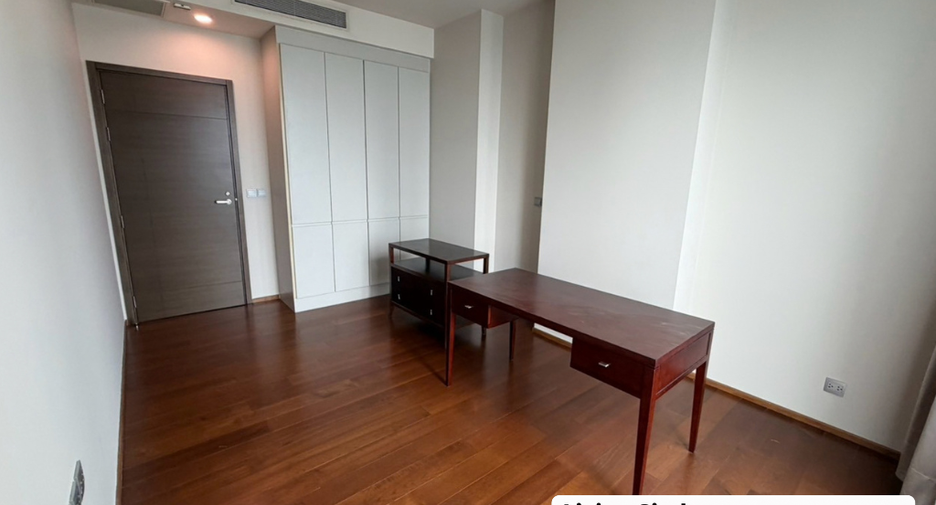 For rent and for sale 2 bedrooms condo in Watthana, Bangkok