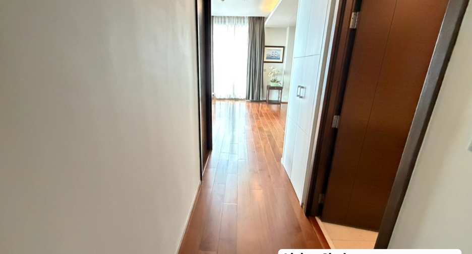 For rent and for sale 2 bedrooms condo in Watthana, Bangkok