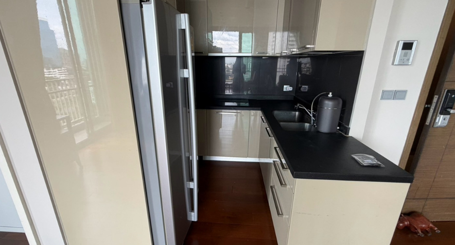 For rent and for sale 2 bedrooms condo in Watthana, Bangkok