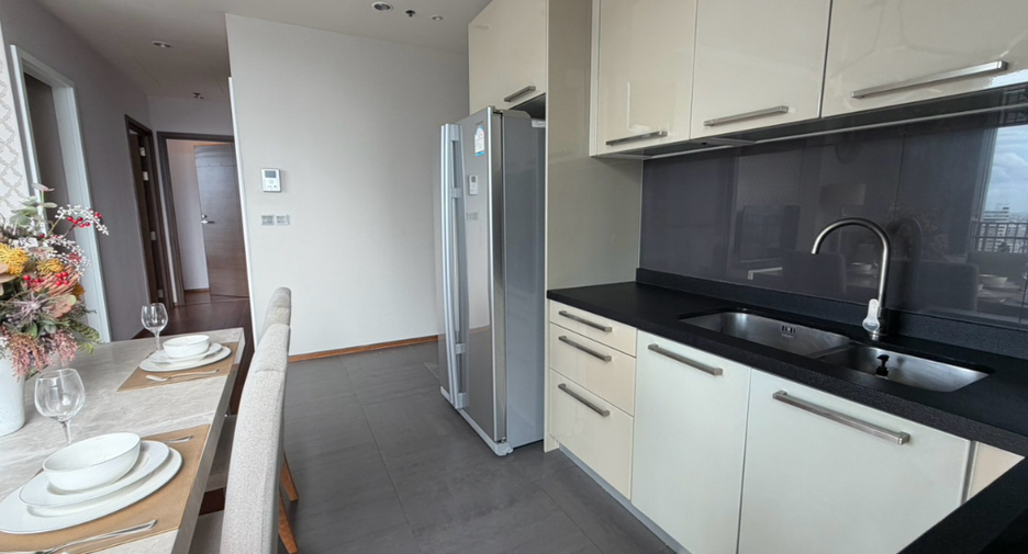 Wohnung zur Miete und zum Kauf mit 2 Zimmer in Watthana, Bangkok