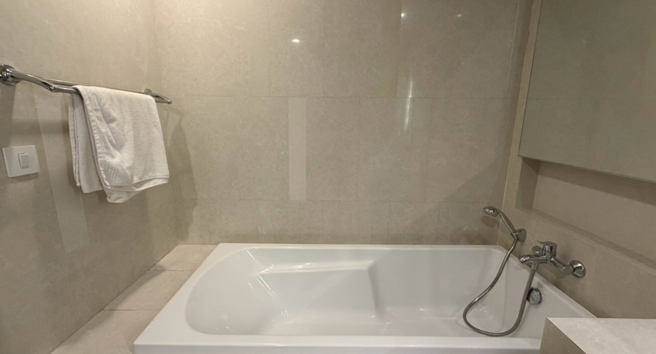 Wohnung zur Miete und zum Kauf mit 2 Zimmer in Watthana, Bangkok