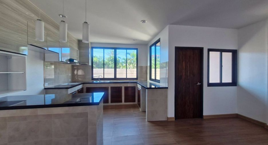 For sale 3 bedrooms house in Bang Saray, Pattaya