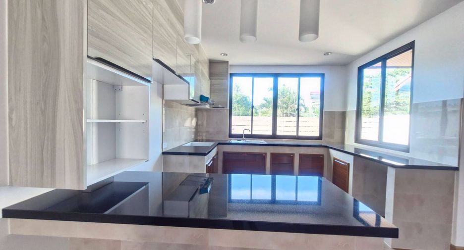 For sale 3 bedrooms house in Bang Saray, Pattaya