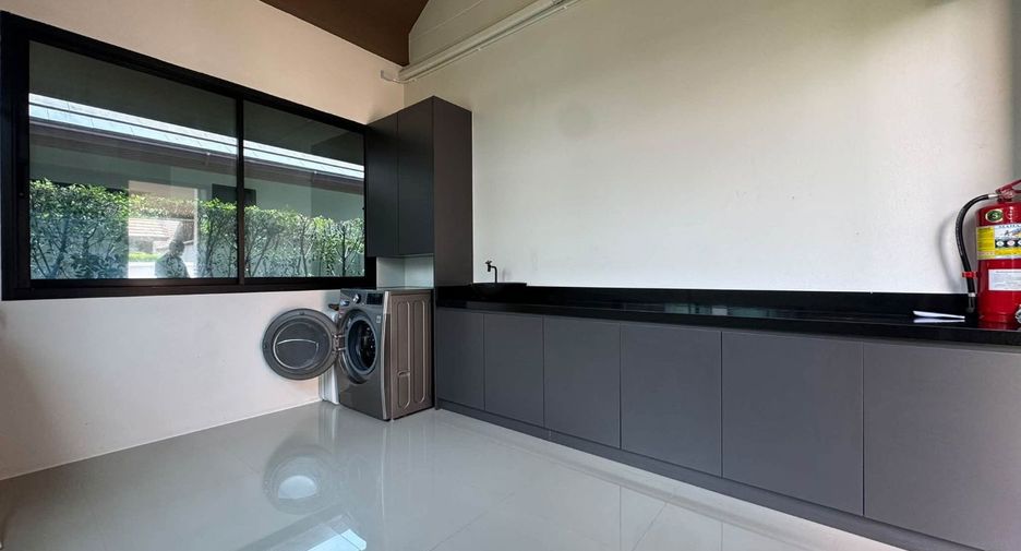 For rent 3 bedrooms house in Huay Yai, Pattaya
