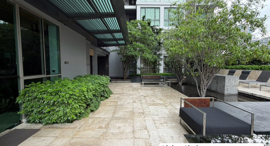 For sale 3 bedrooms condo in Watthana, Bangkok