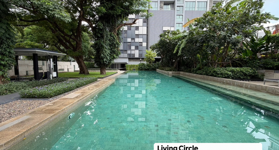 For sale 3 bedrooms condo in Watthana, Bangkok