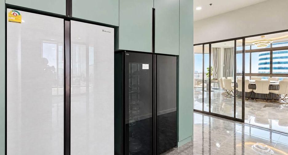 For rent and for sale 4 bedrooms condo in Watthana, Bangkok
