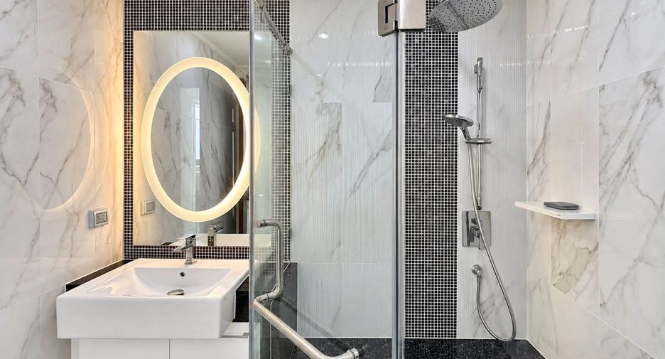 For rent and for sale 4 bedrooms condo in Watthana, Bangkok