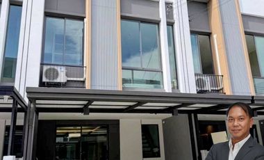 For rent 3 bedrooms townhouse in Bang Phli, Samut Prakan