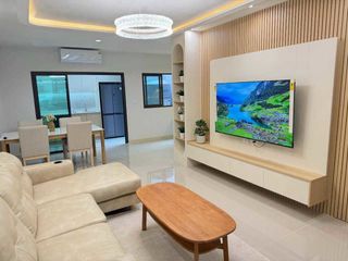 For rent 3 bedrooms townhouse in Bang Phli, Samut Prakan