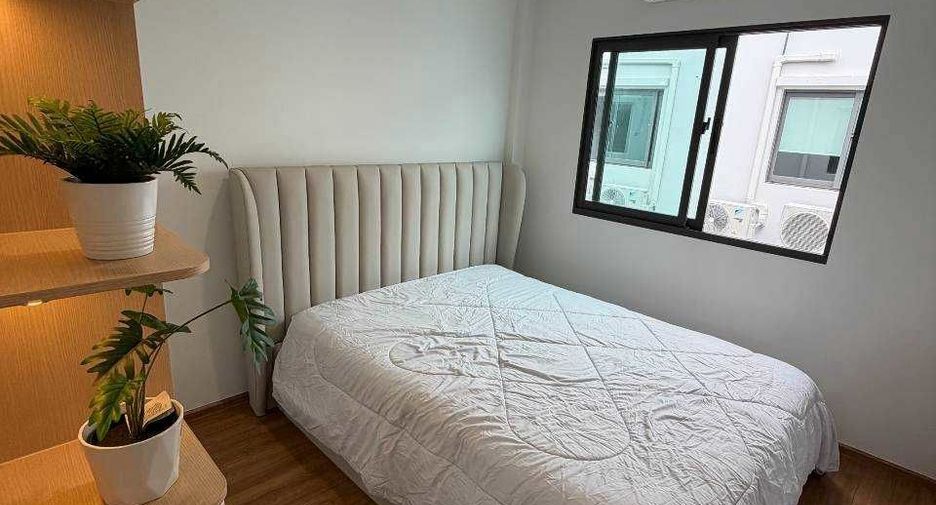 For rent 3 bedrooms townhouse in Bang Phli, Samut Prakan