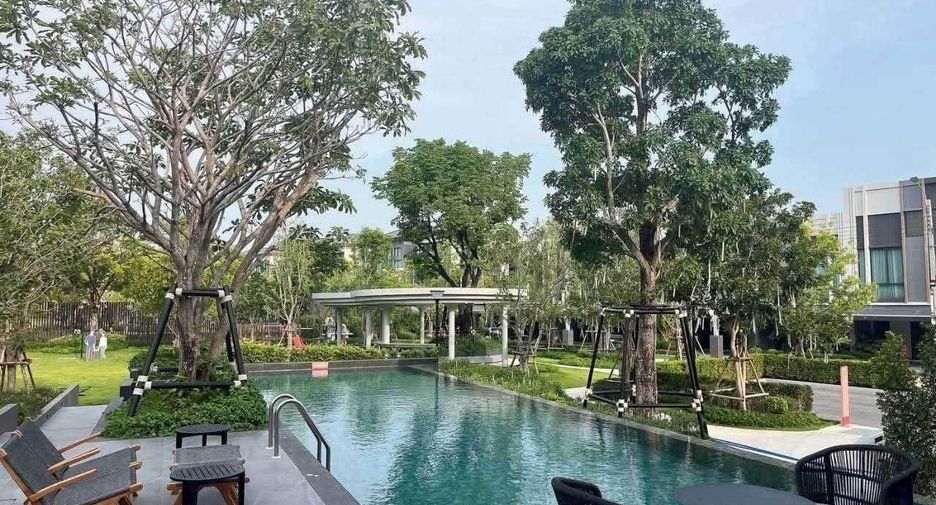 For rent 3 bedrooms townhouse in Bang Phli, Samut Prakan