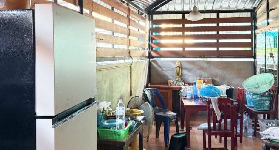 For sale 3 bedrooms townhouse in Mueang Lamphun, Lamphun
