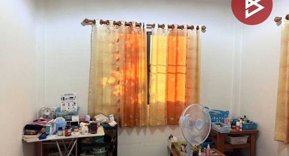 For sale 3 bedrooms townhouse in Mueang Lamphun, Lamphun