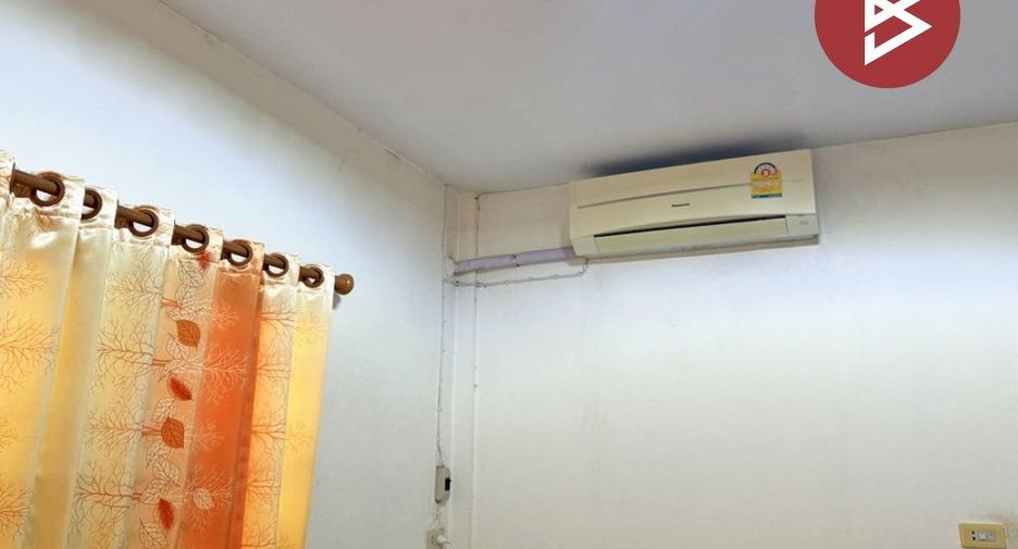 For sale 3 bedrooms townhouse in Mueang Lamphun, Lamphun