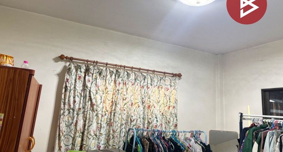 For sale 3 bedrooms townhouse in Mueang Lamphun, Lamphun