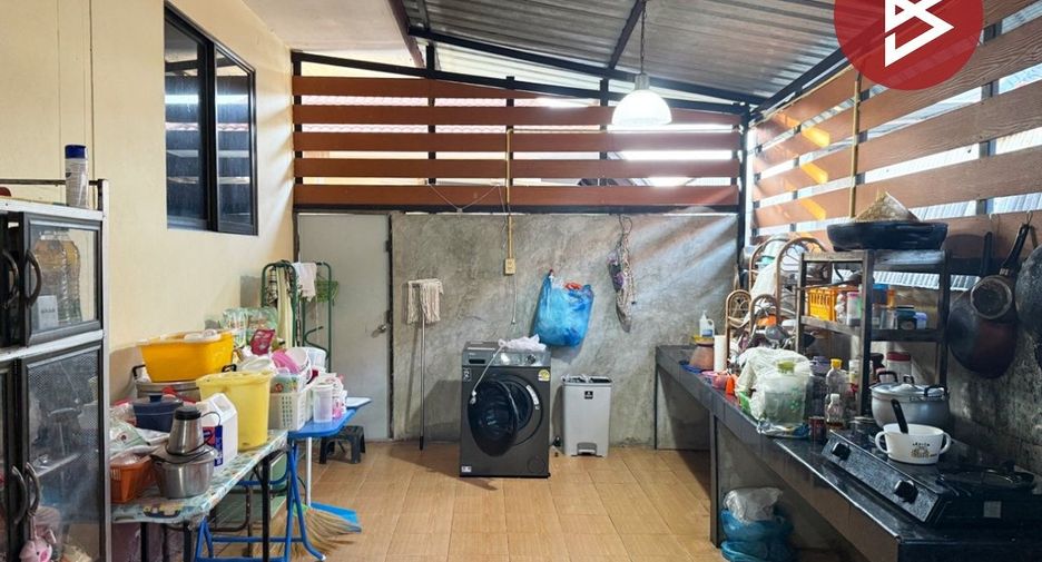 For sale 3 bedrooms townhouse in Mueang Lamphun, Lamphun
