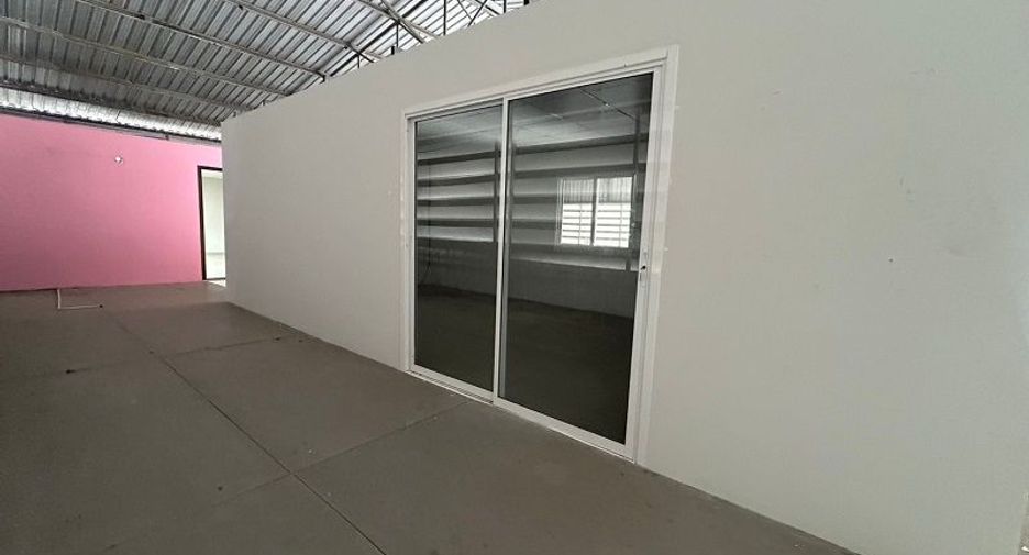 For rent 2 bedrooms warehouse in Sam Phran, Nakhon Pathom