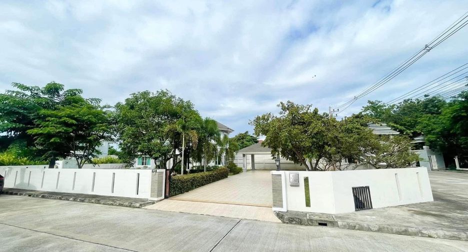 For rent 6 bedrooms villa in San Sai, Chiang Mai