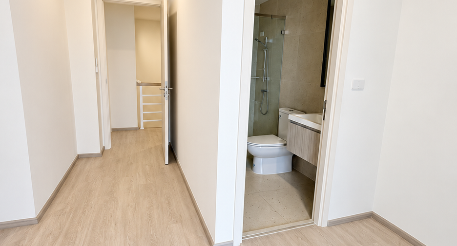 For rent 3 bedrooms townhouse in Saphan Sung, Bangkok