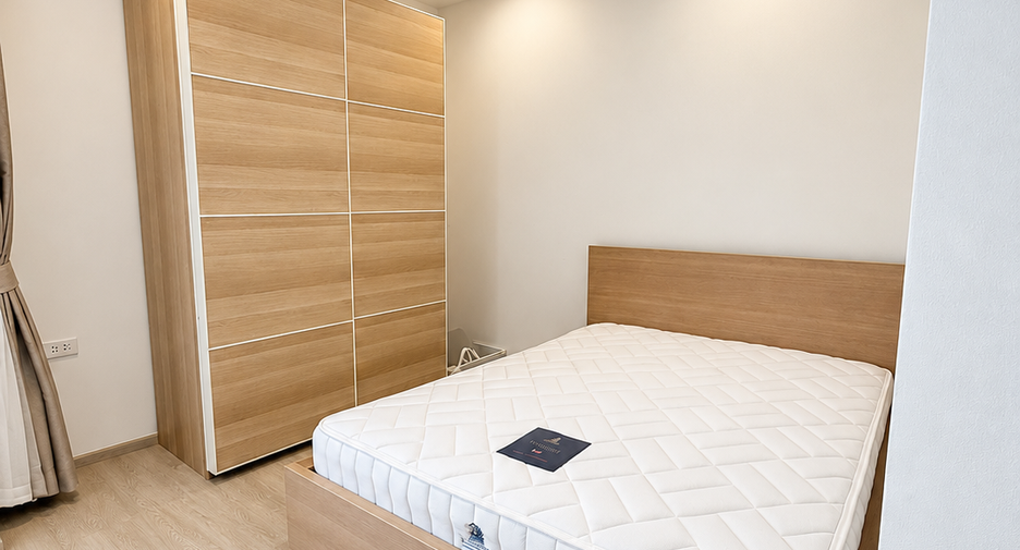 For rent 3 bedrooms townhouse in Saphan Sung, Bangkok