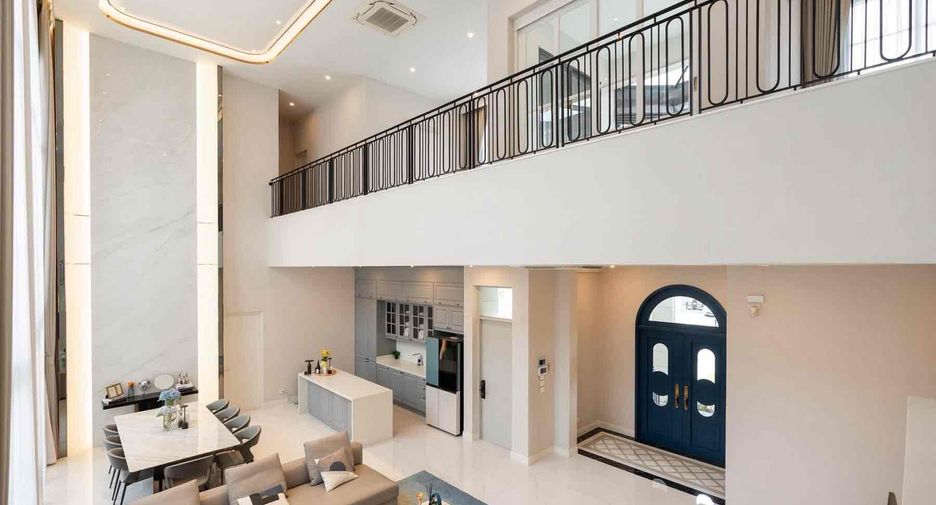 For sale and for rent 4 bedrooms house in Bang Kapi, Bangkok