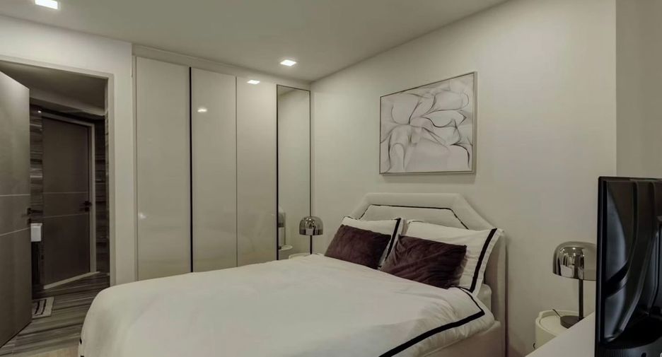 For rent 3 bedrooms condo in Watthana, Bangkok
