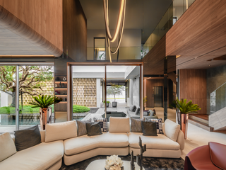 For sale 6 bedrooms house in Saphan Sung, Bangkok